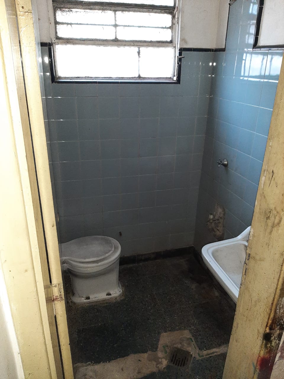 aparopropiedades - Local comercial en Quilmes 