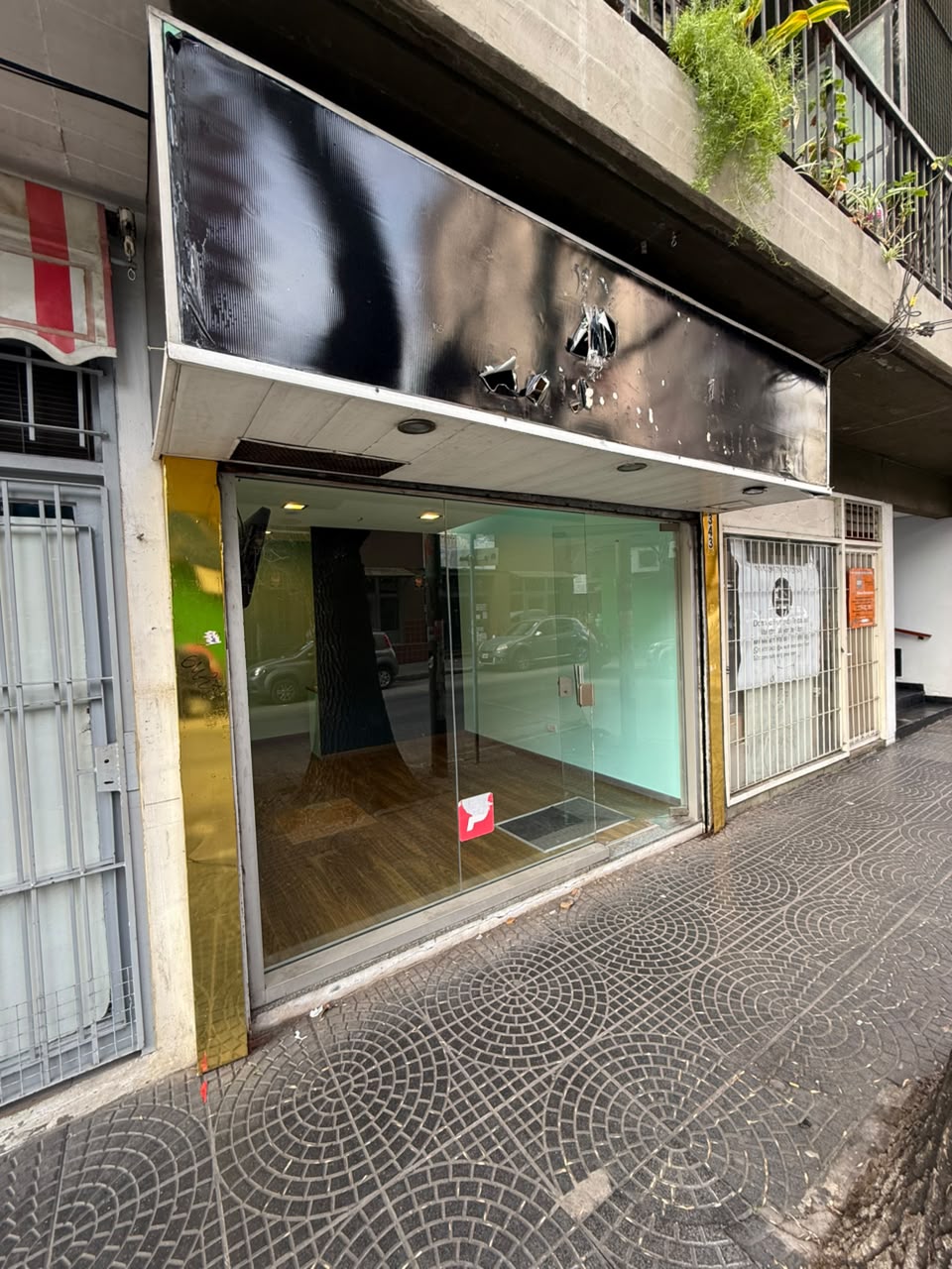 aparopropiedades - Local comercial sobre la calle Garibaldi en Alquiler