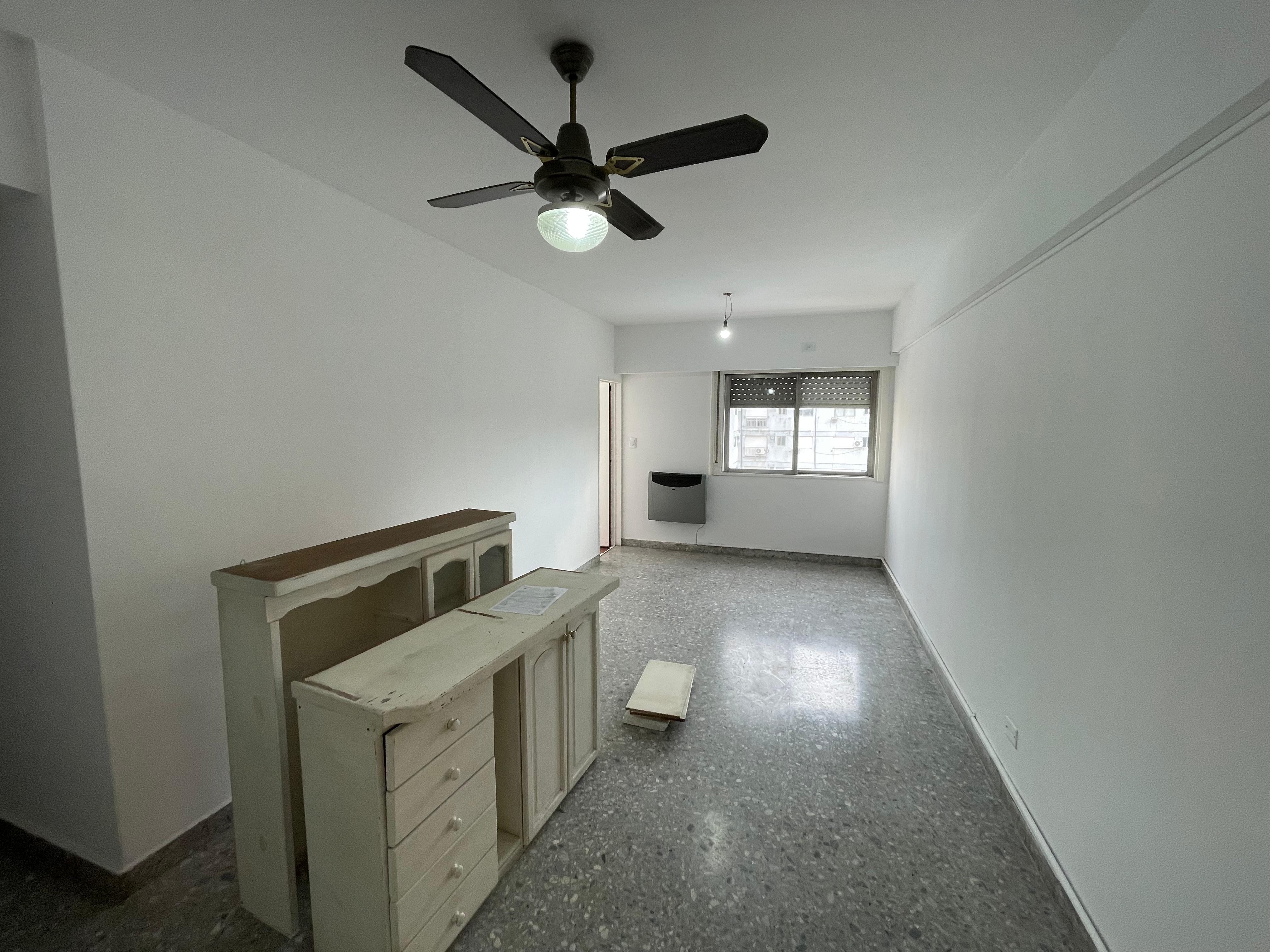 aparopropiedades - Departamento de 3 ambientes en Quilmes centro a la venta