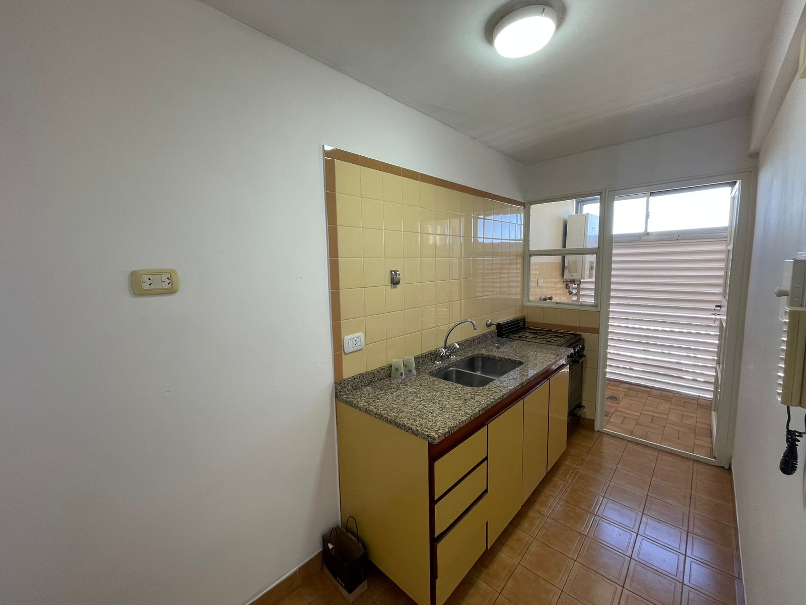 aparopropiedades - Departamento de 2 ambientes en Quilmes centro