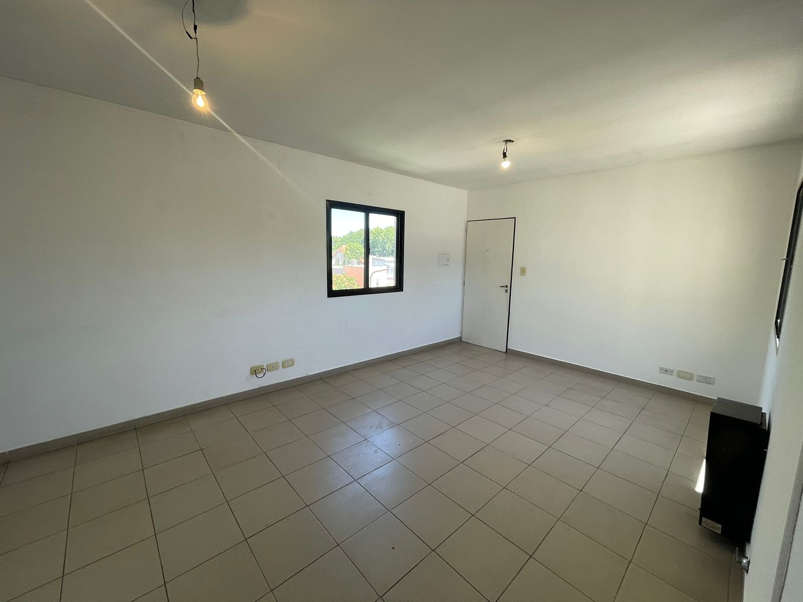aparopropiedades - Departamento de 3 ambientes en Bernal centro