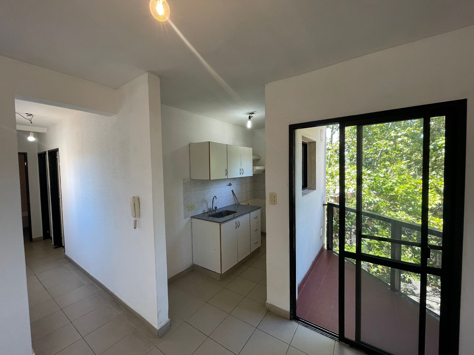aparopropiedades - Departamento de 3 ambientes en Bernal centro
