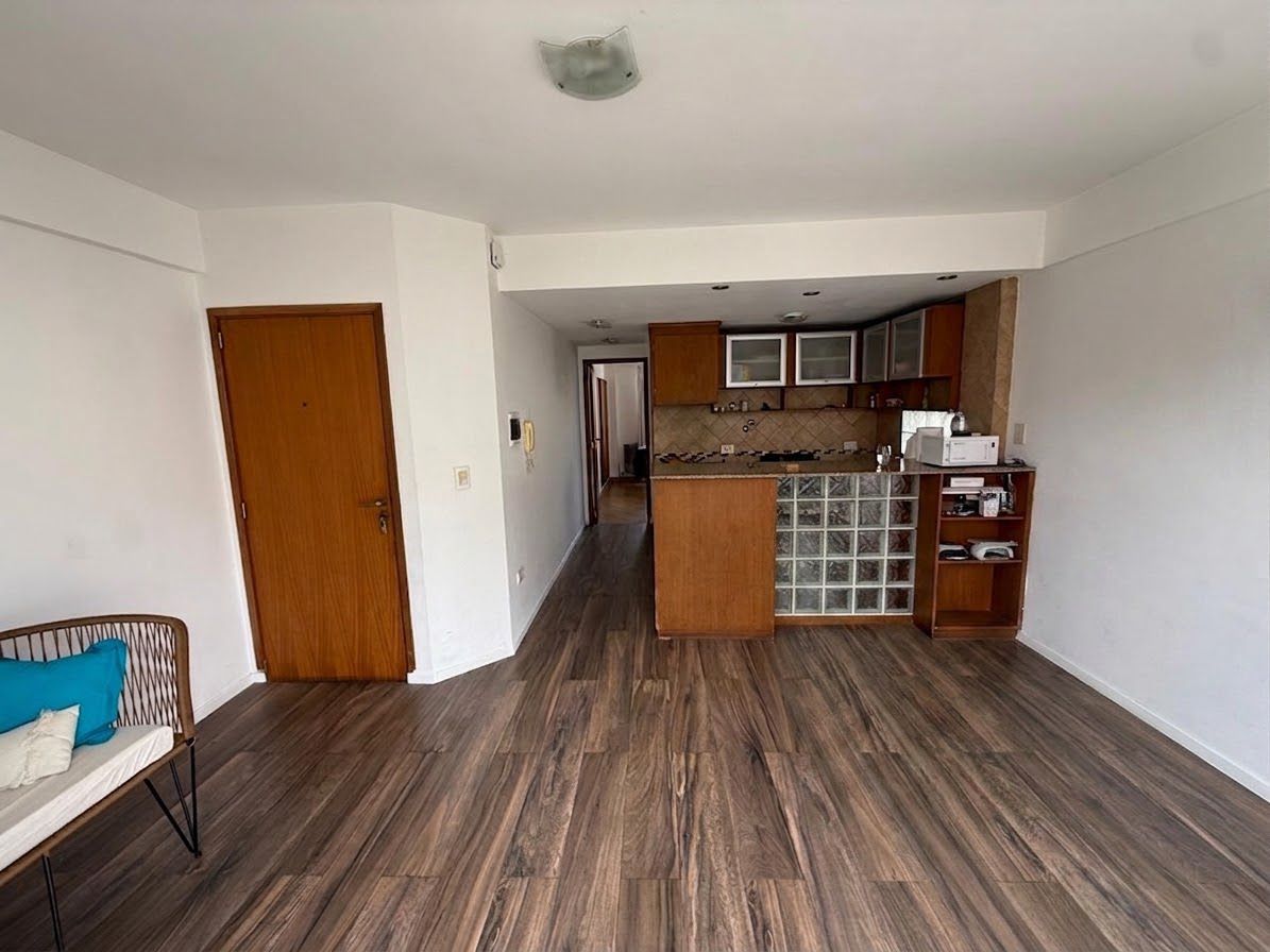 aparopropiedades - Departamento de 2 ambientes con cochera en Quilmes centro 