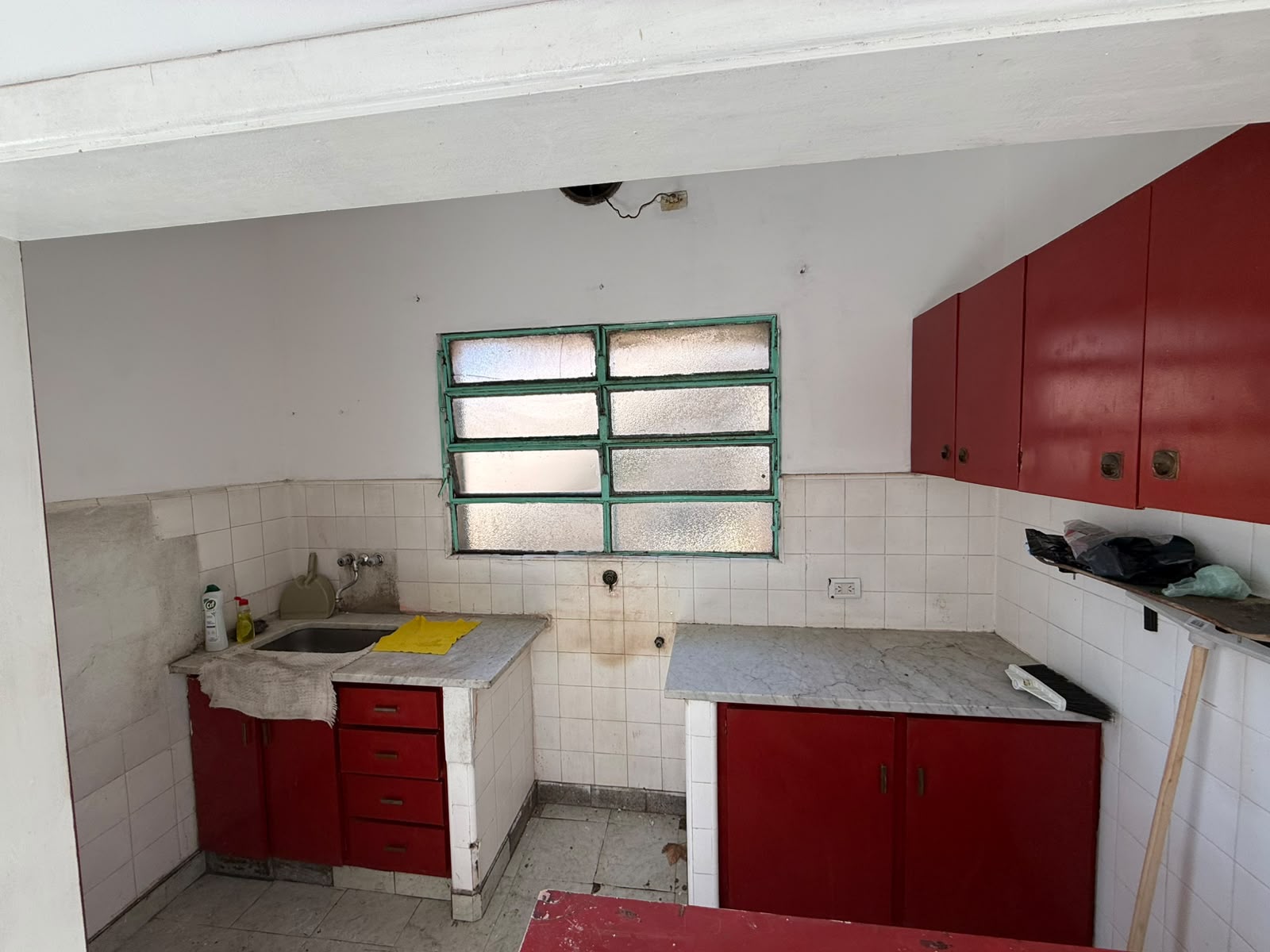aparopropiedades - Casa en Quilmes Este en alquiler