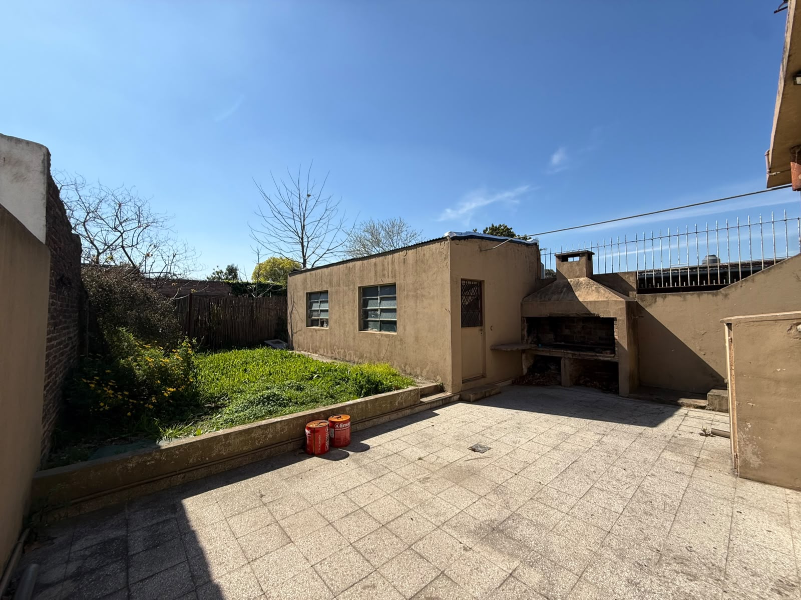 aparopropiedades - Casa en Quilmes Este en alquiler