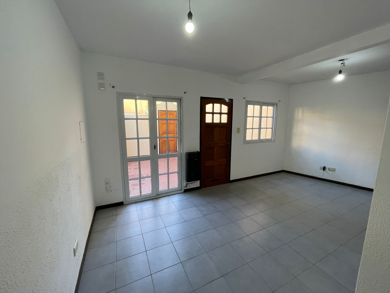 aparopropiedades - Departamento de 3 ambientes en Bernal Oeste