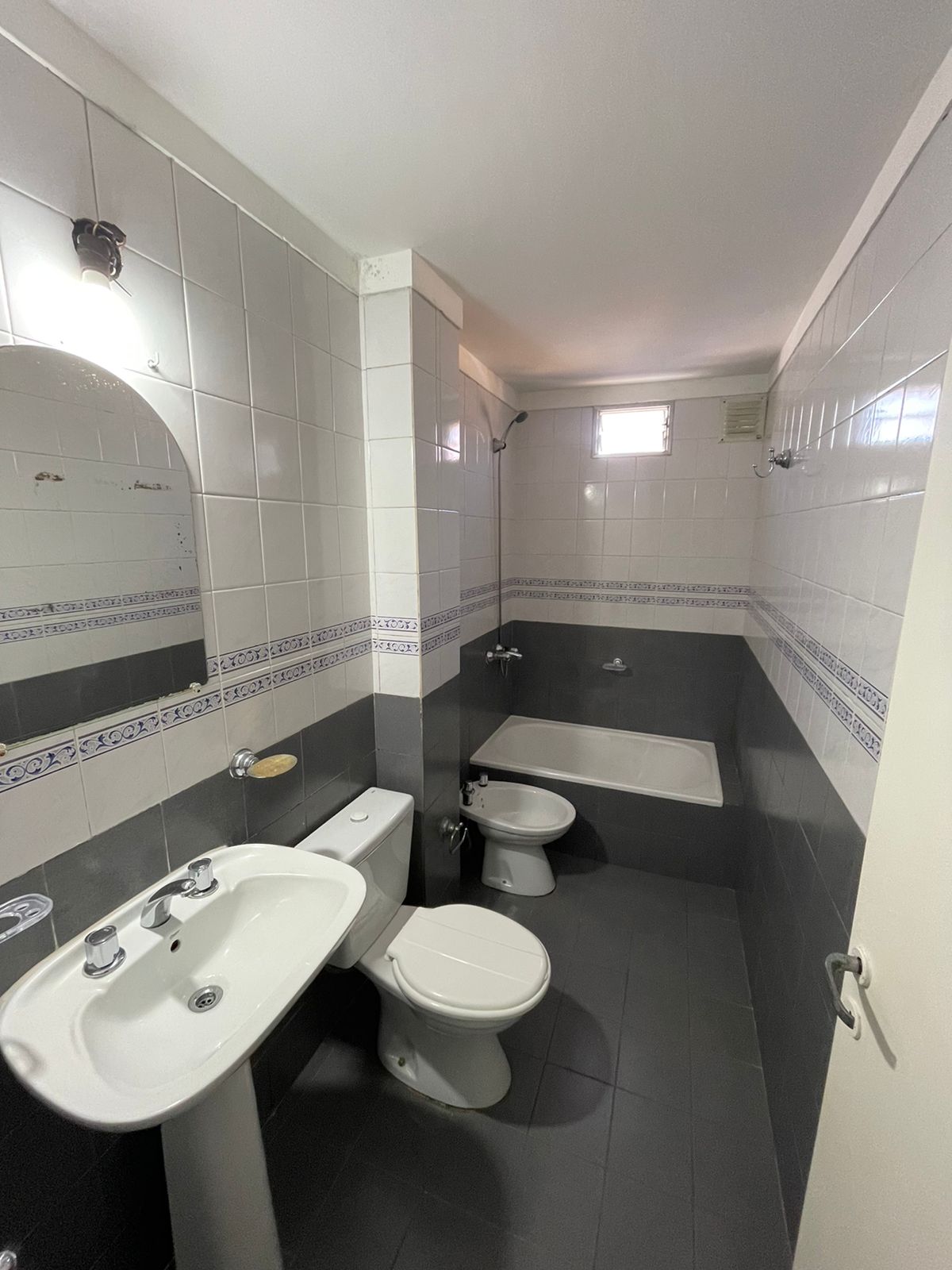 aparopropiedades - Departamento de 3 ambientes en Bernal Oeste
