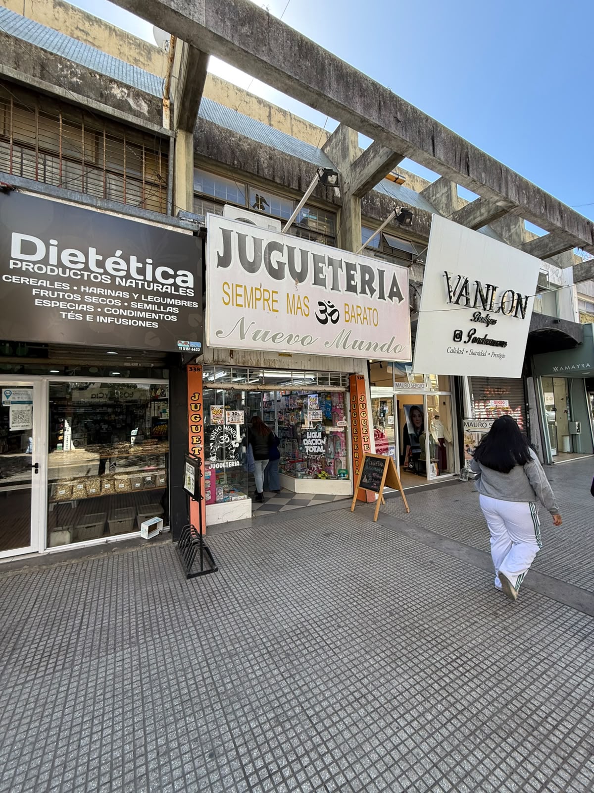 aparopropiedades - Local comercial sobre la peatonal Rivadavia 