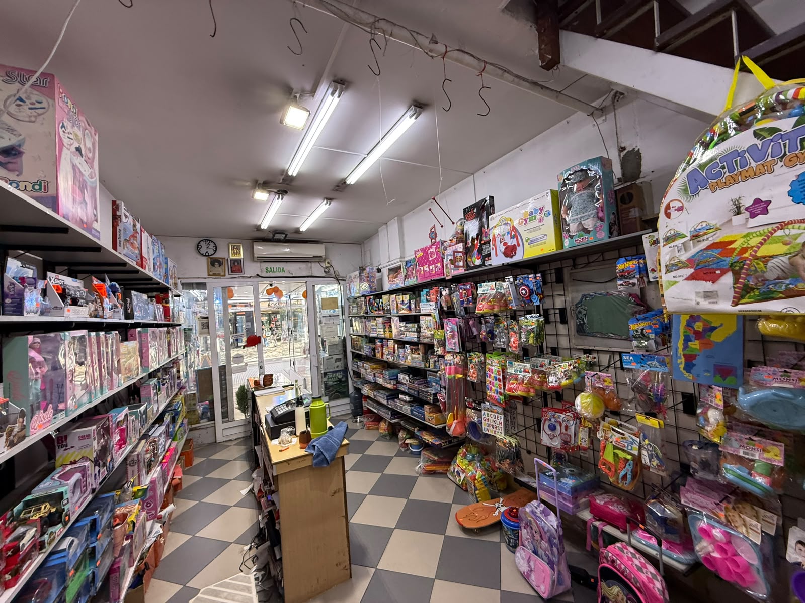 aparopropiedades - Local comercial sobre la peatonal Rivadavia 