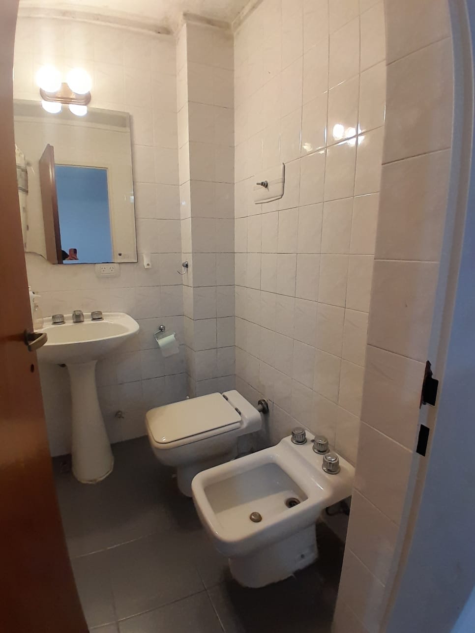 aparopropiedades - Departamento de 2 ambientes sobre la Peatonal Rivadavia