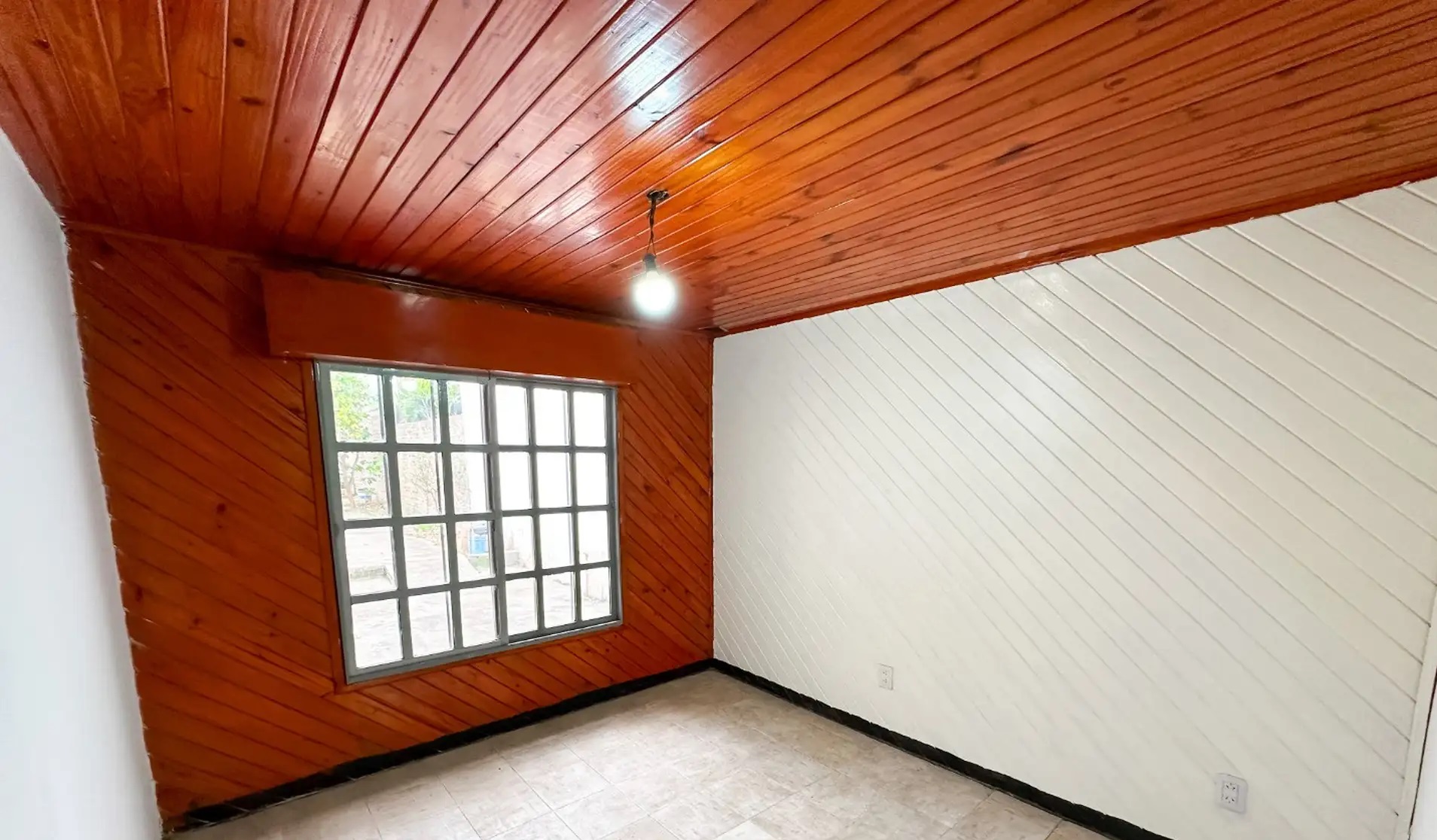 aparopropiedades - Departamento de 3 ambientes con patio en Ezpeleta