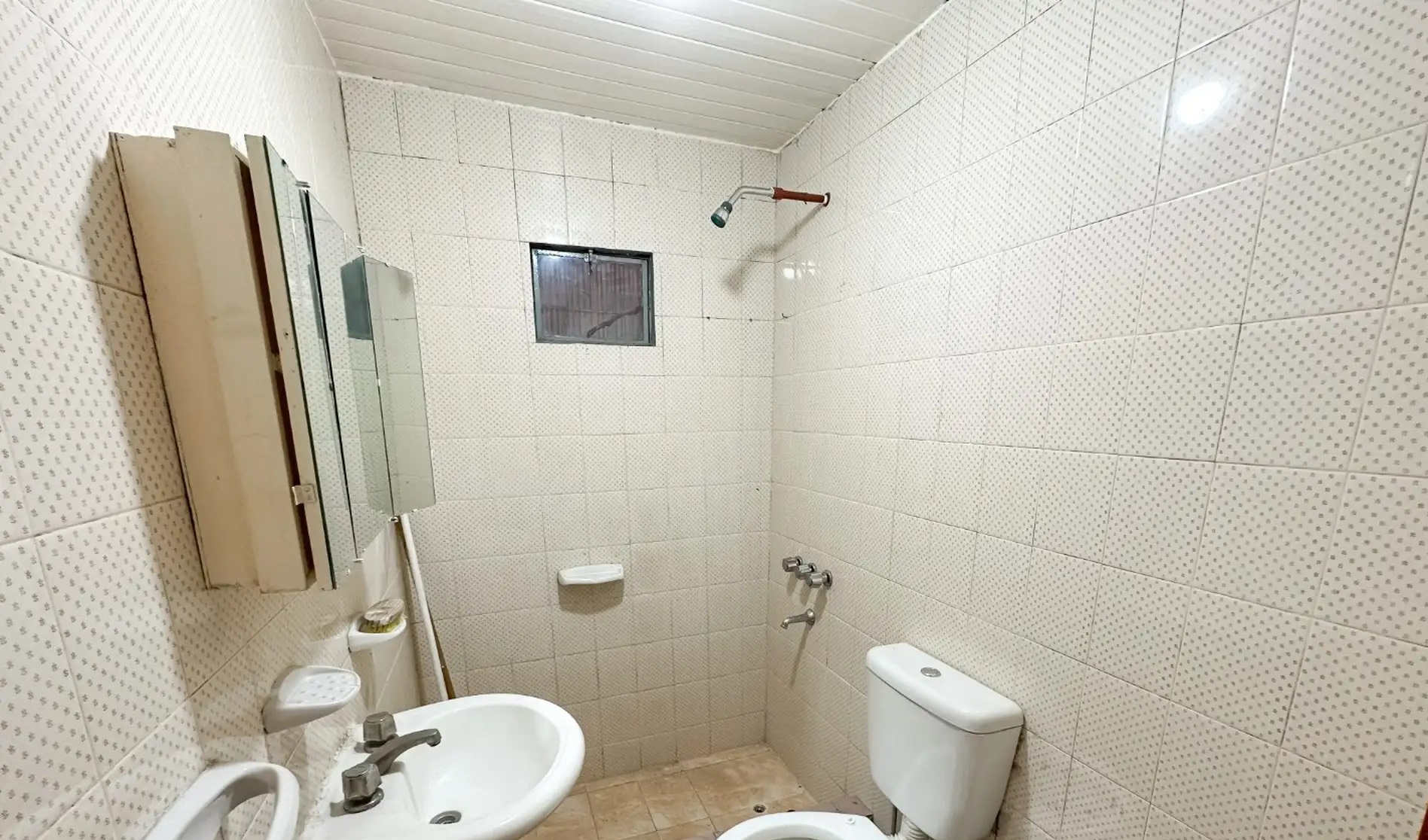 aparopropiedades - Departamento de 3 ambientes con patio en Ezpeleta
