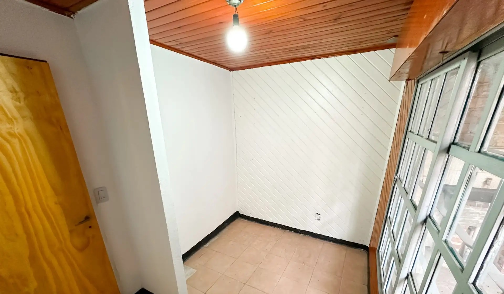 aparopropiedades - Departamento de 3 ambientes con patio en Ezpeleta