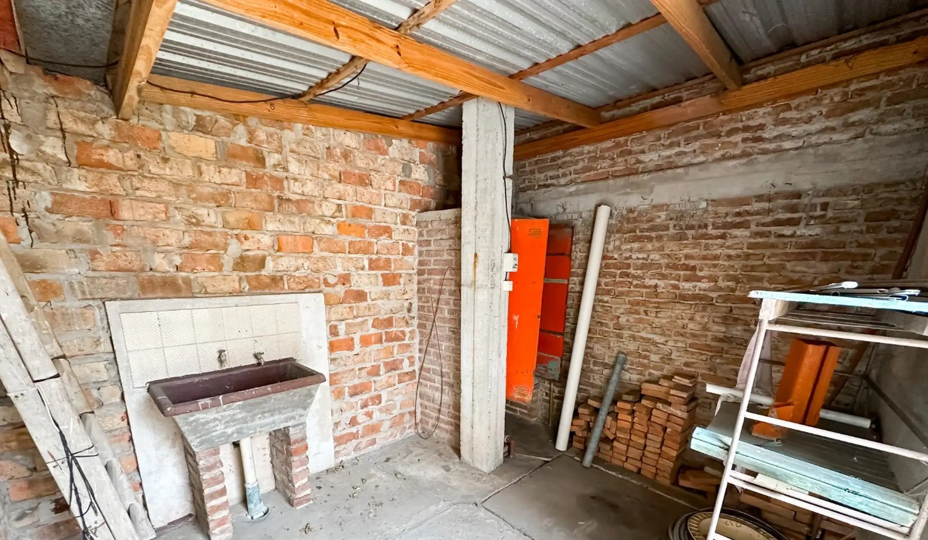 aparopropiedades - Departamento de 3 ambientes con patio en Ezpeleta