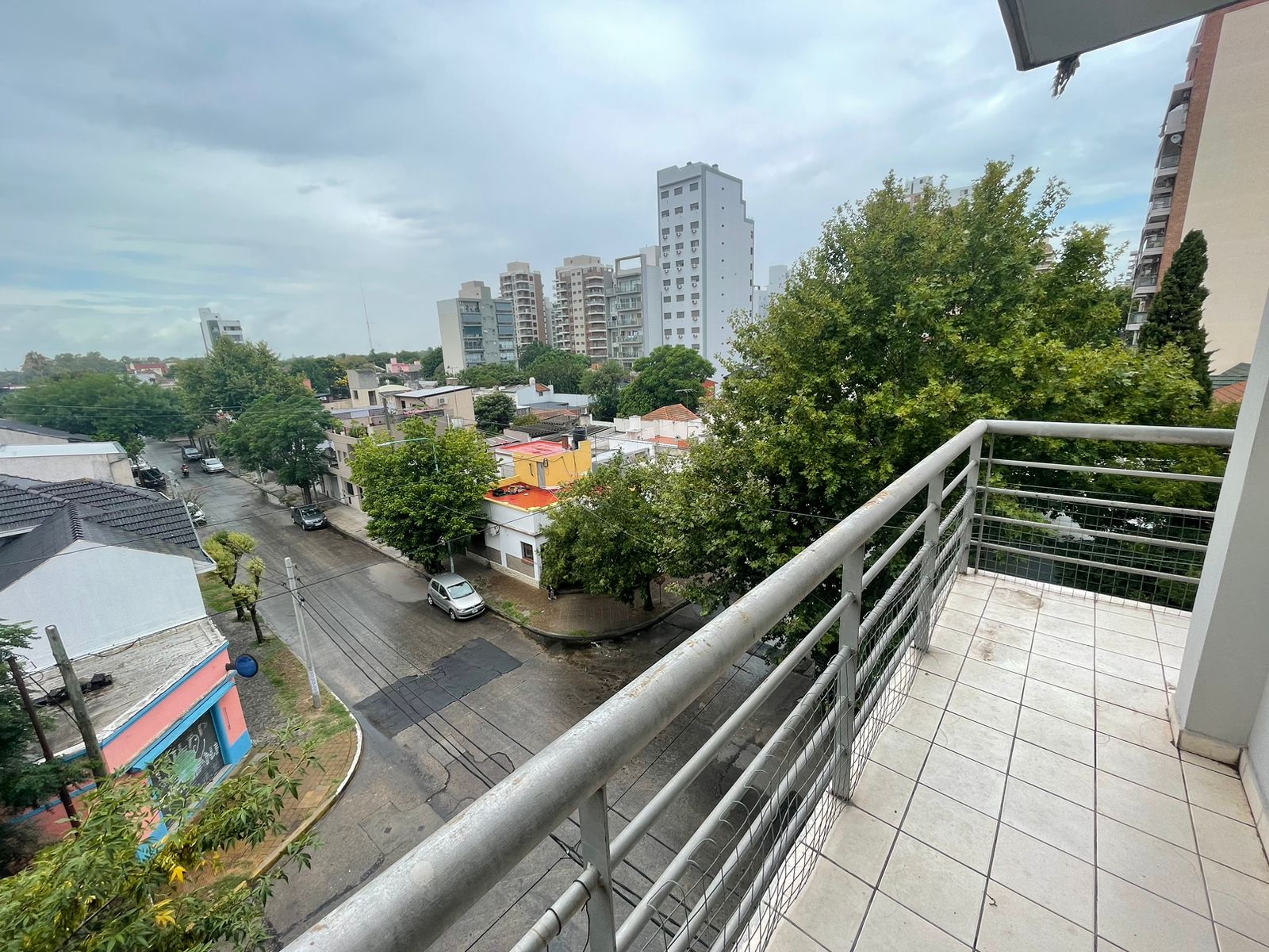 aparopropiedades - Departamento de 2 ambientes con cochera en Quilmes centro