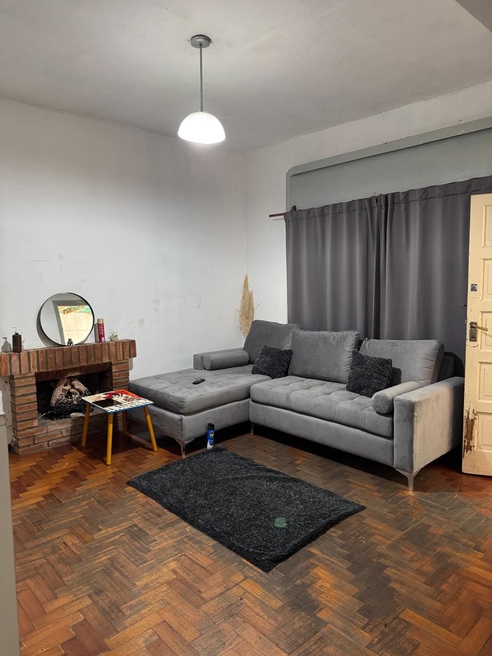 aparopropiedades - Casa con fondo en Quilmes Este a la venta