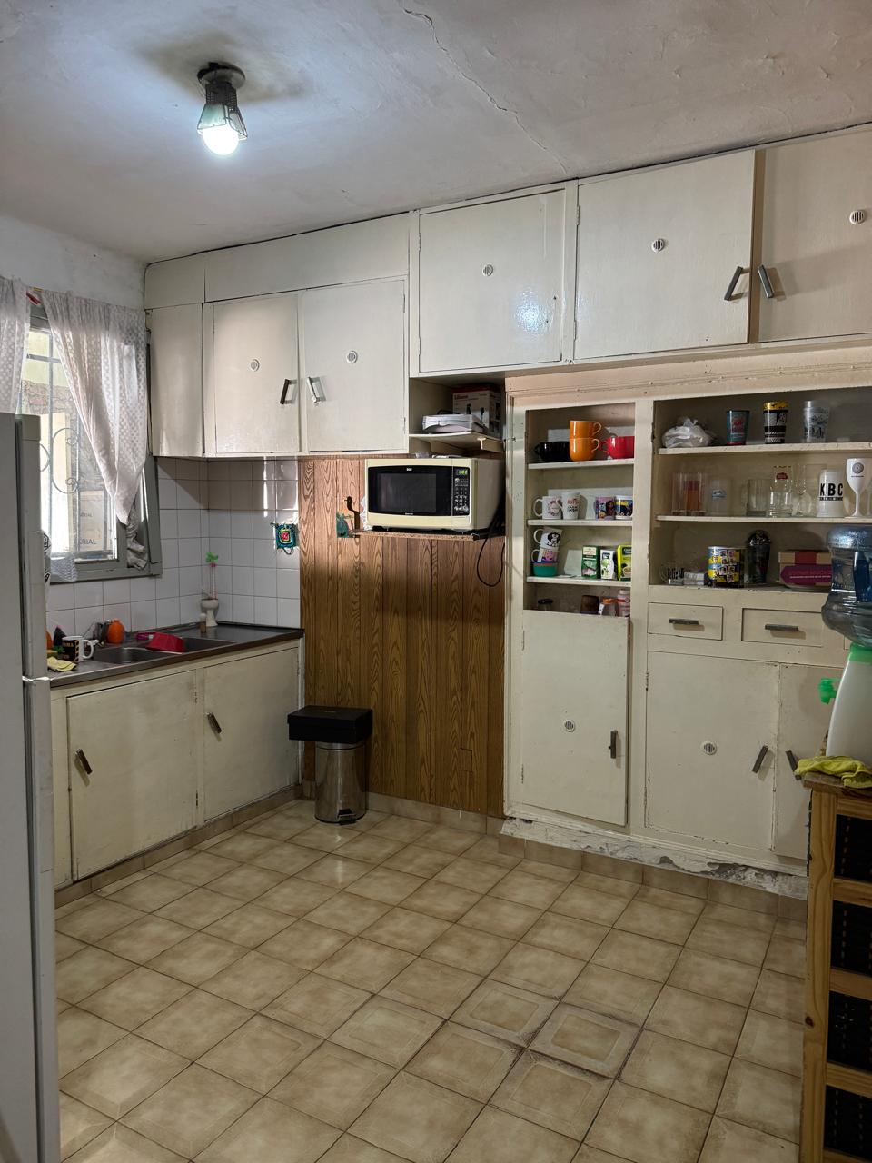 aparopropiedades - Casa con fondo en Quilmes Este a la venta