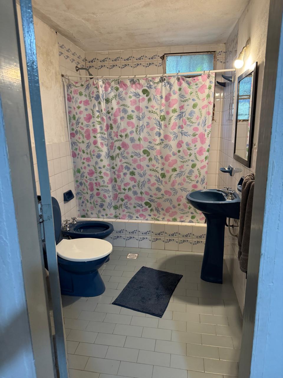 aparopropiedades - Casa con fondo en Quilmes Este a la venta