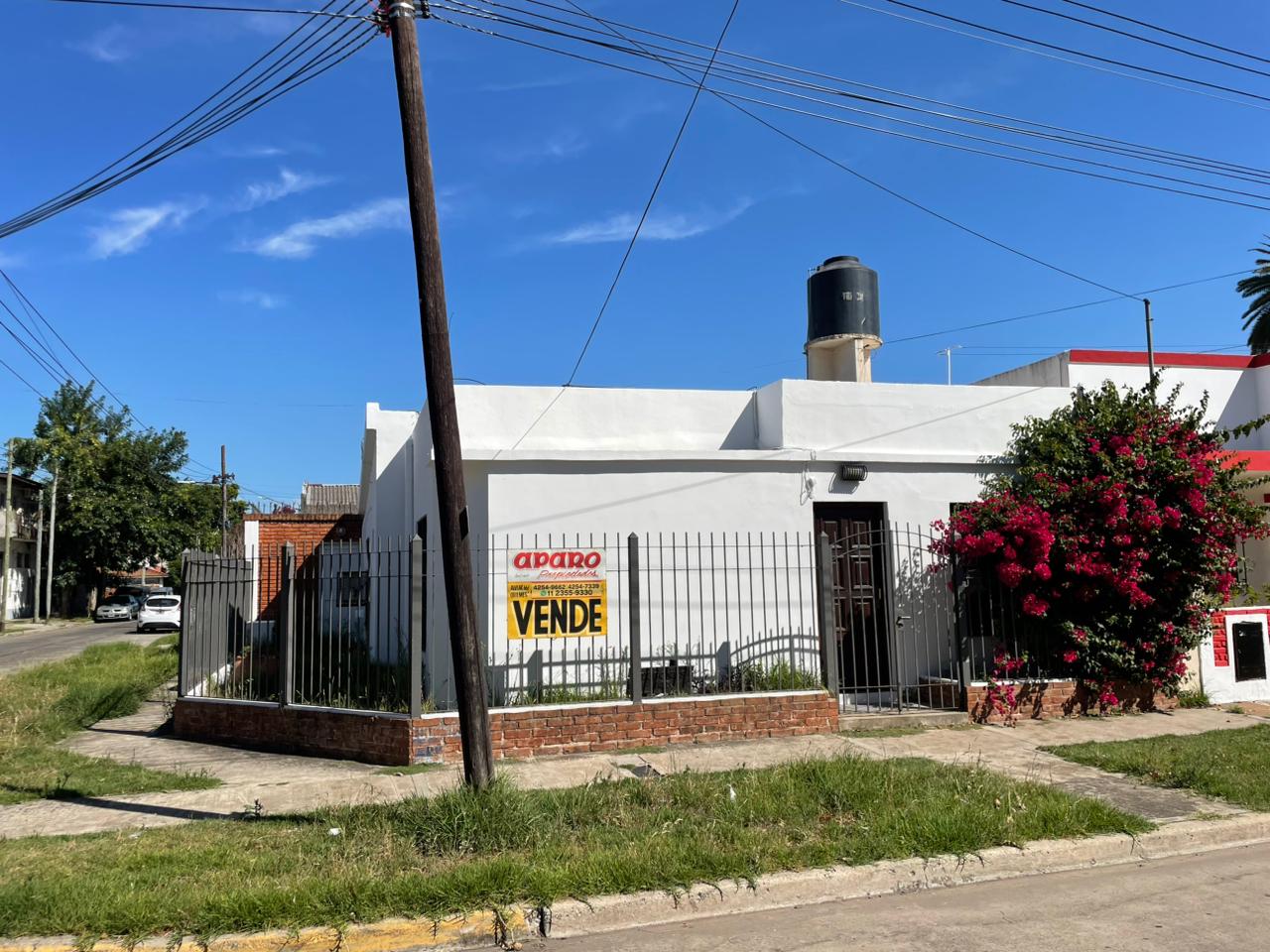 aparopropiedades - Casa a la venta en Quilmes Este 