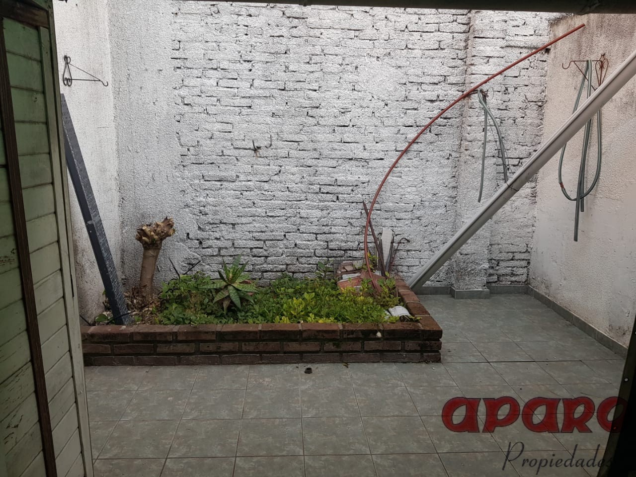 aparopropiedades - Departamento de 2 ambientes con cochera