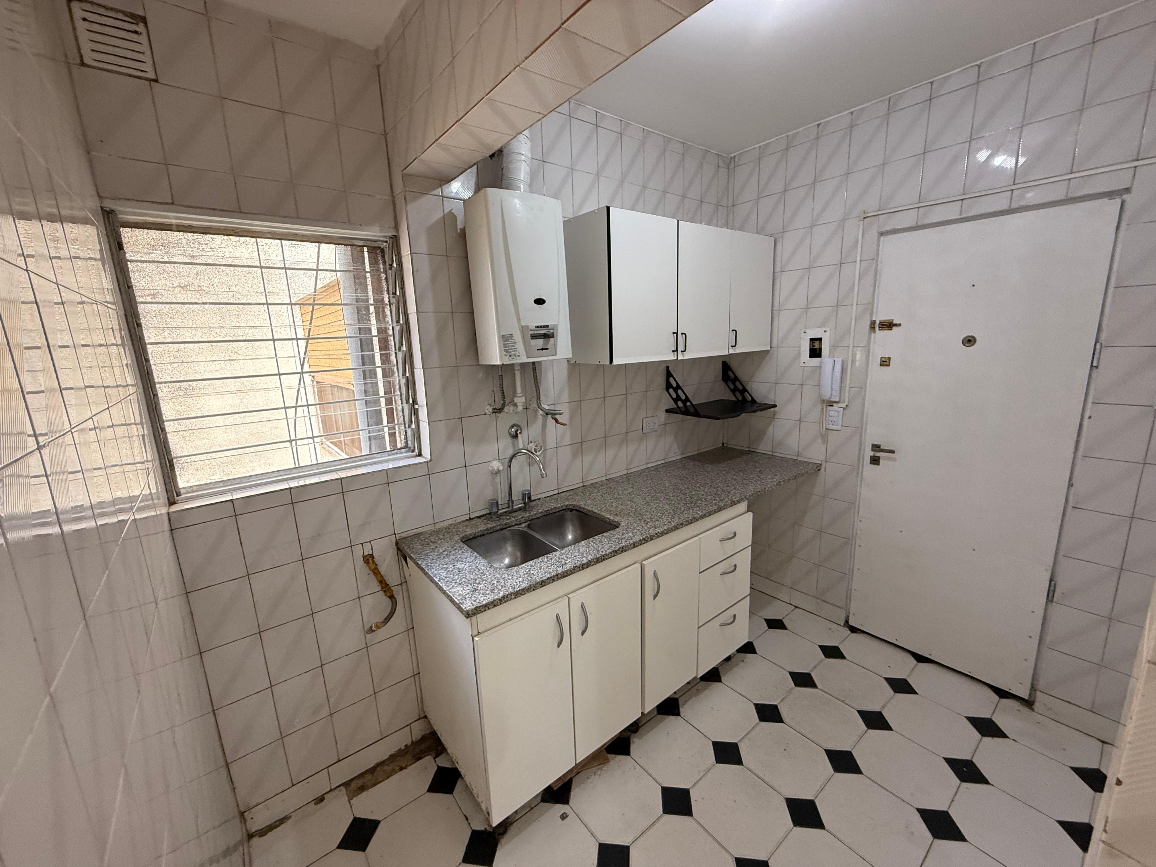 aparopropiedades - Departamento de 3 ambientes en Quilmes centro