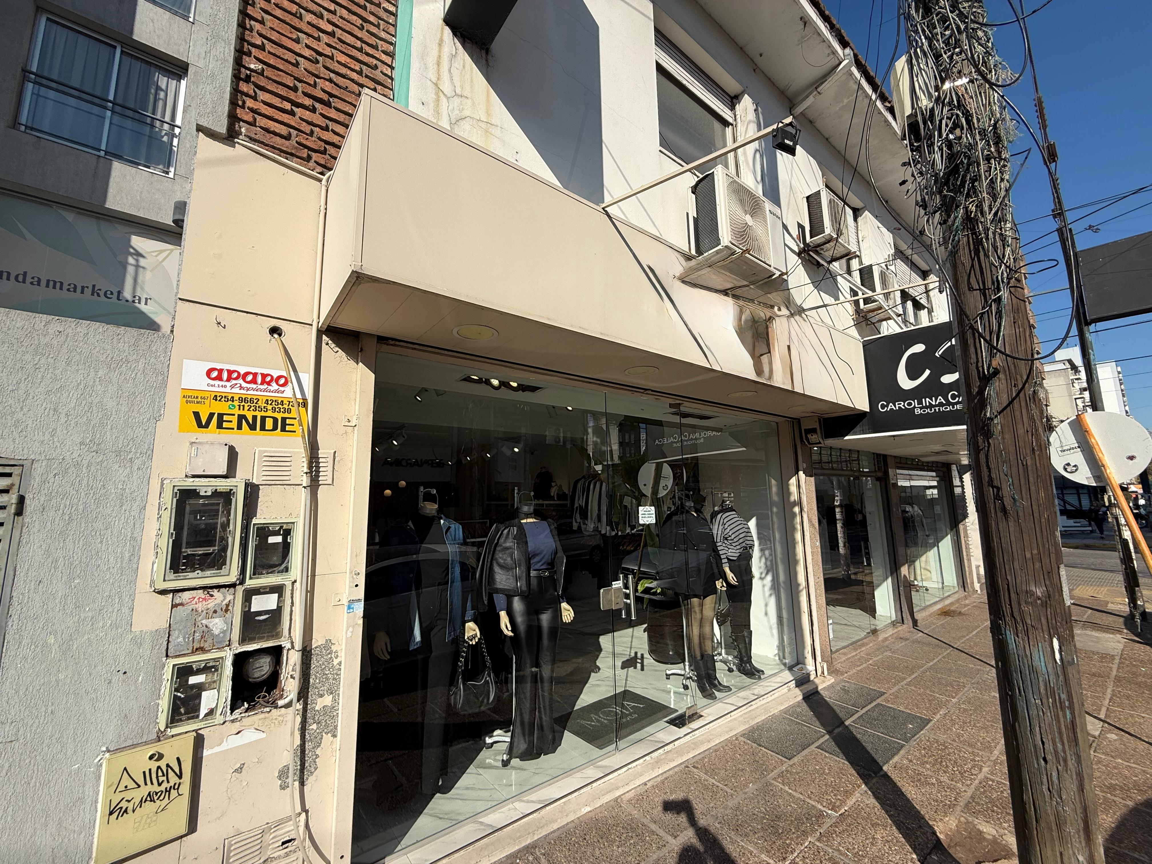 aparopropiedades - Local comercial sobre la calle Videla en Alquiler