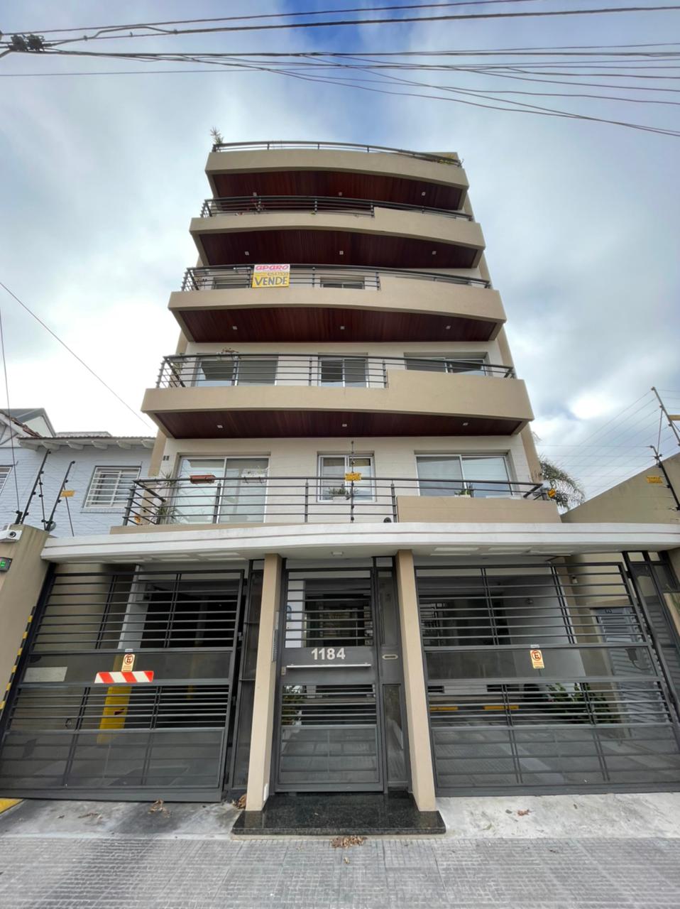 aparopropiedades - Exclusivo Semipiso de 2 ambientes a la venta – 4° Piso al Frente - Apto Crédito –