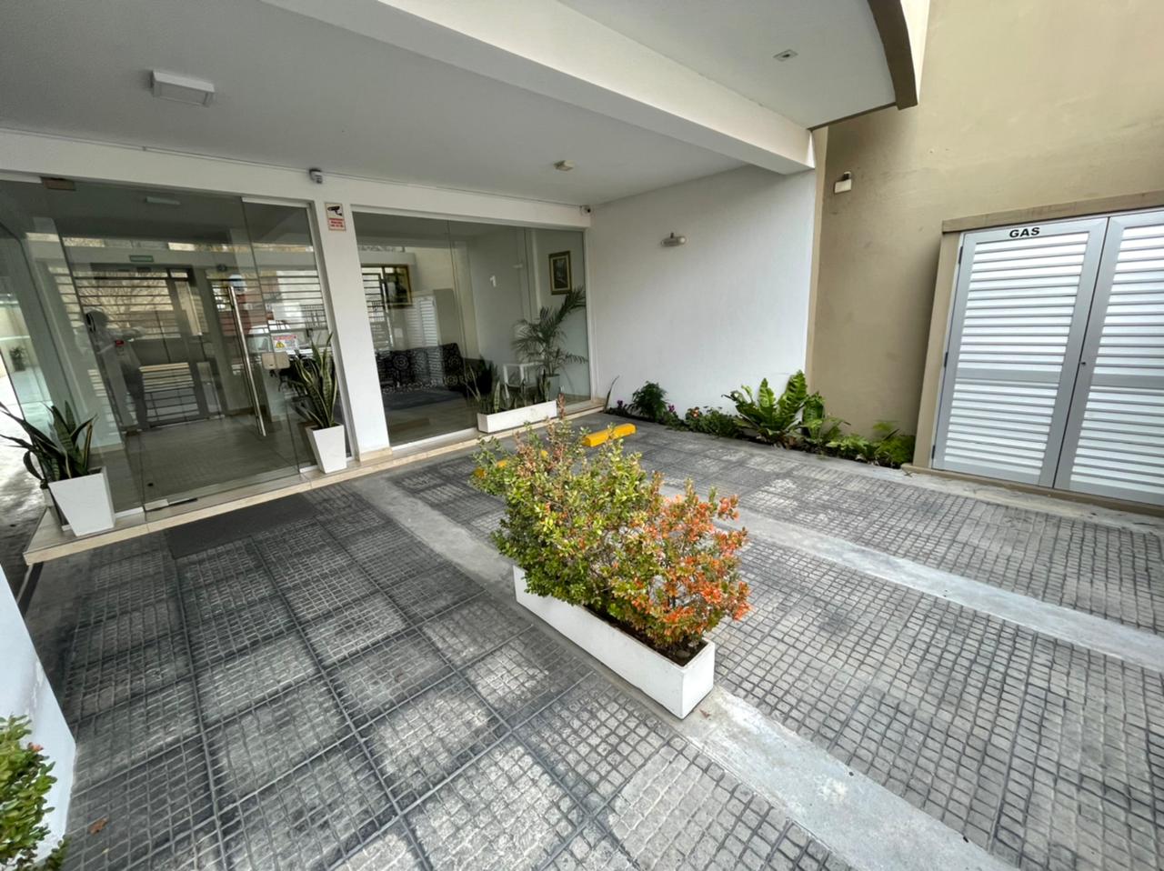 aparopropiedades - Exclusivo Semipiso de 2 ambientes a la venta – 4° Piso al Frente - Apto Crédito –