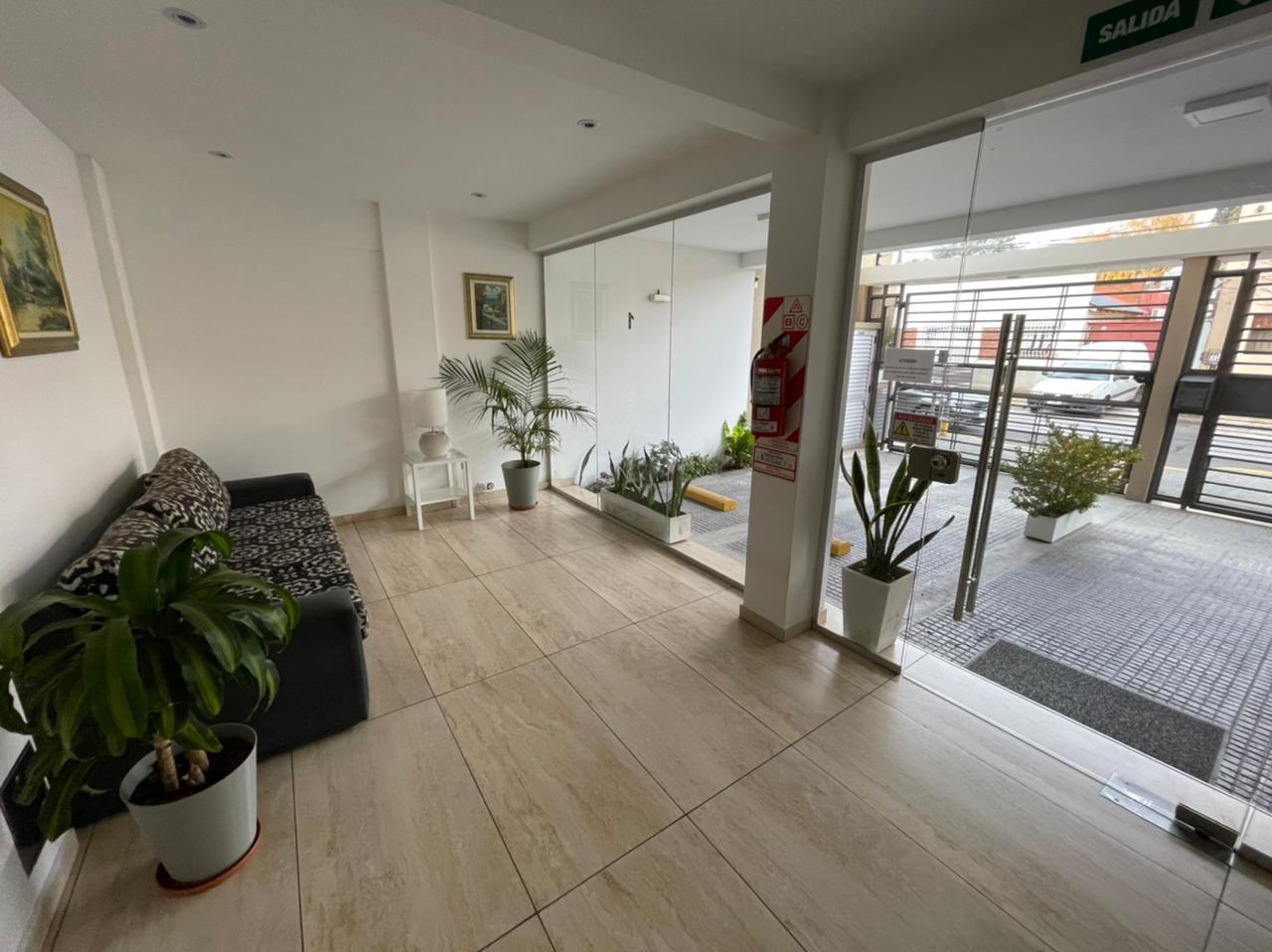 aparopropiedades - Exclusivo Semipiso de 2 ambientes a la venta – 4° Piso al Frente - Apto Crédito –