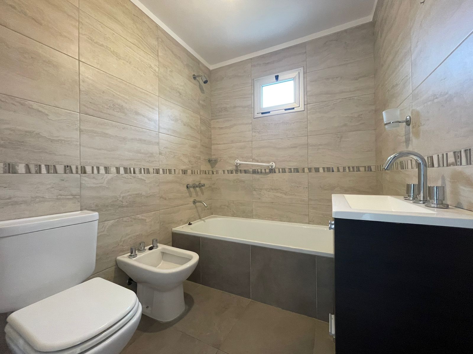 aparopropiedades - Exclusivo Semipiso de 2 ambientes a la venta – 4° Piso al Frente - Apto Crédito –