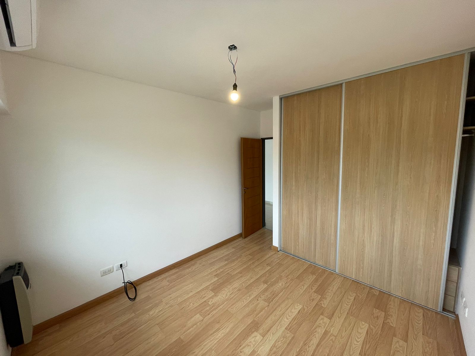 aparopropiedades - Exclusivo Semipiso de 2 ambientes a la venta – 4° Piso al Frente - Apto Crédito –