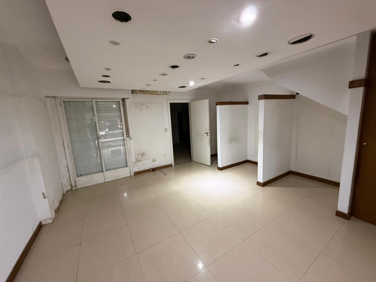 aparopropiedades - Local comercial en pleno centro de Quilmes 