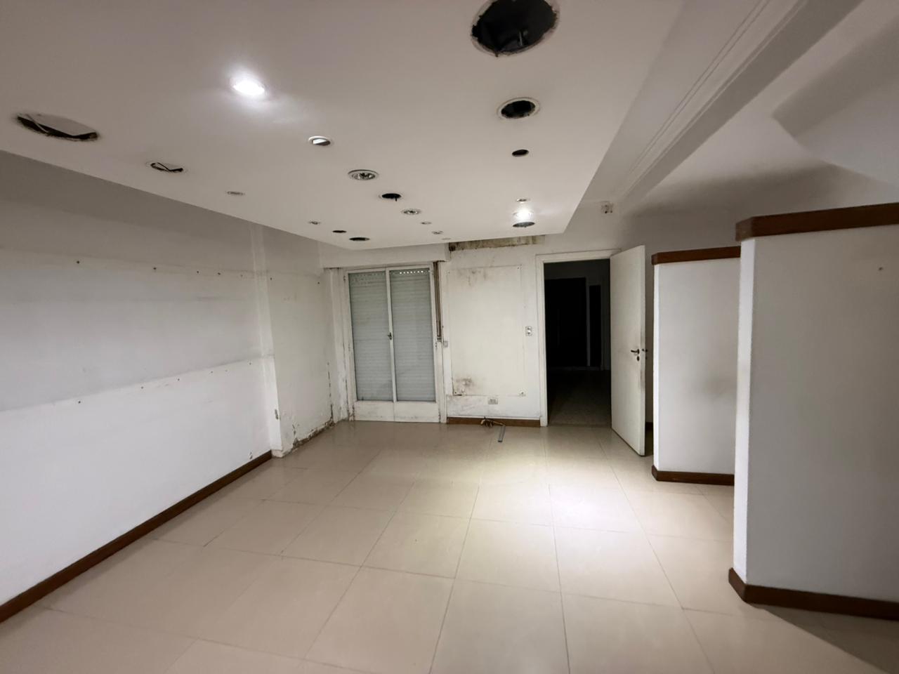 aparopropiedades - Local comercial en pleno centro de Quilmes 