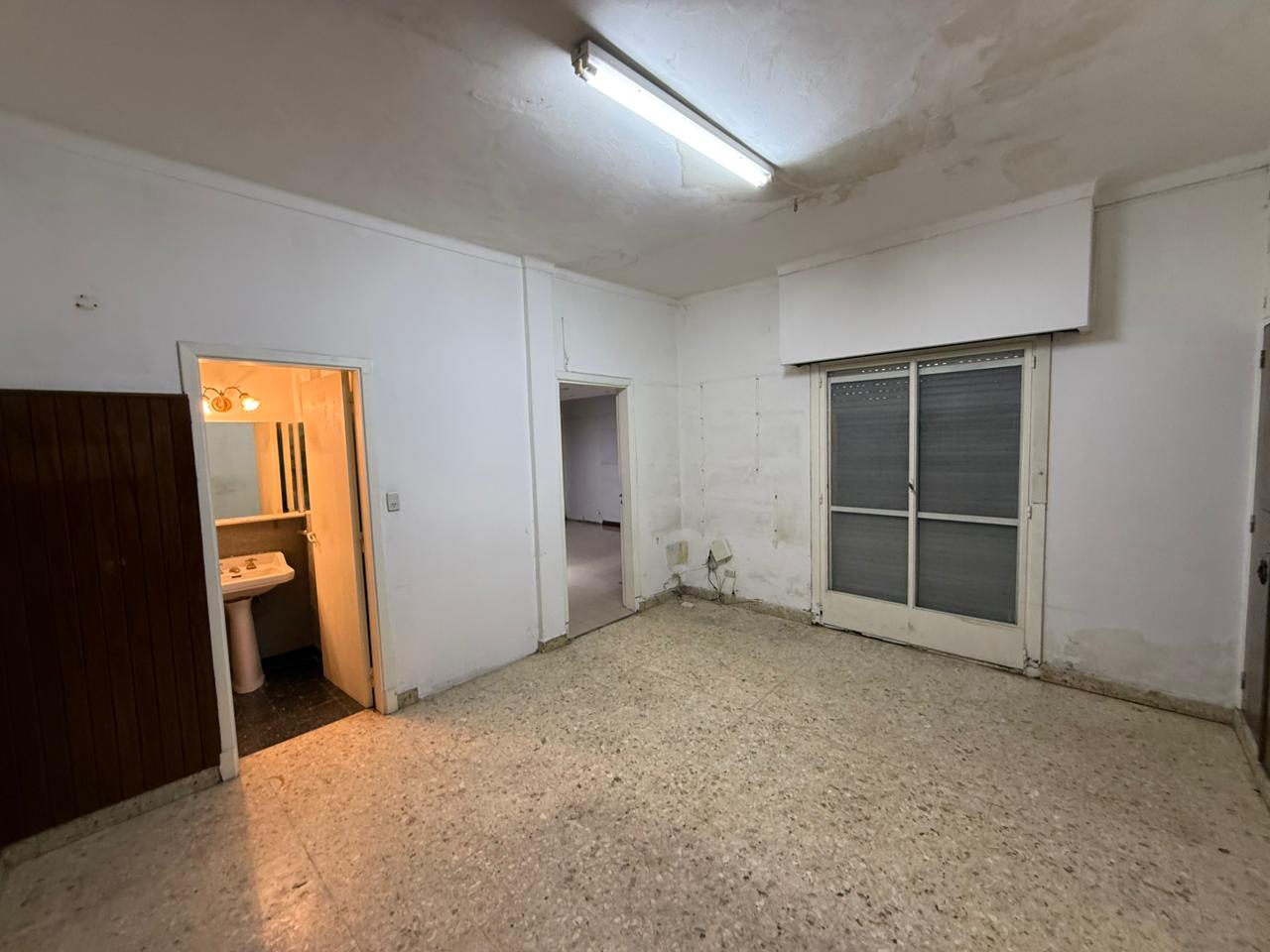 aparopropiedades - Local comercial en pleno centro de Quilmes 