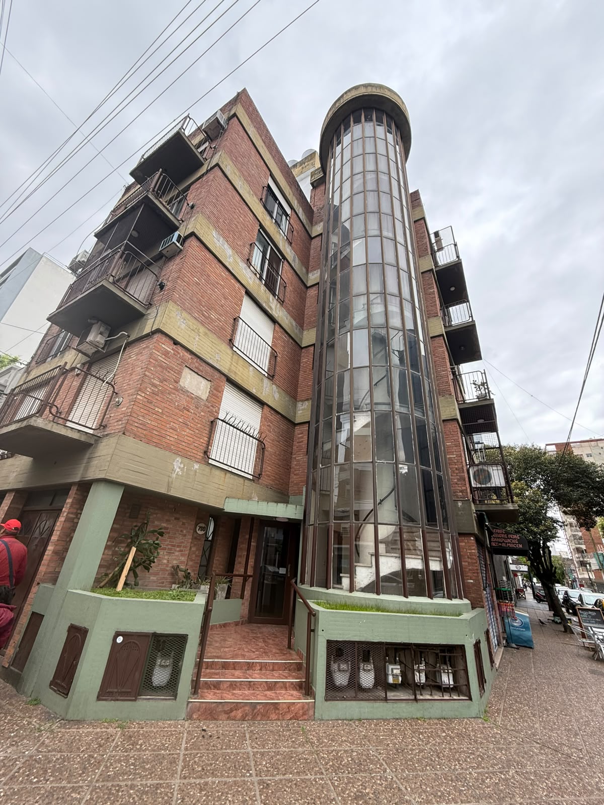 aparopropiedades - Departamento de 2 ambientes con cochera en Quilmes