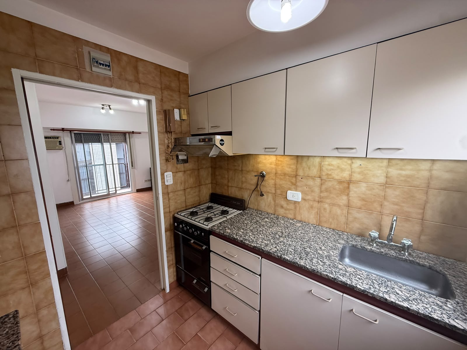 aparopropiedades - Departamento de 2 ambientes con cochera en Quilmes