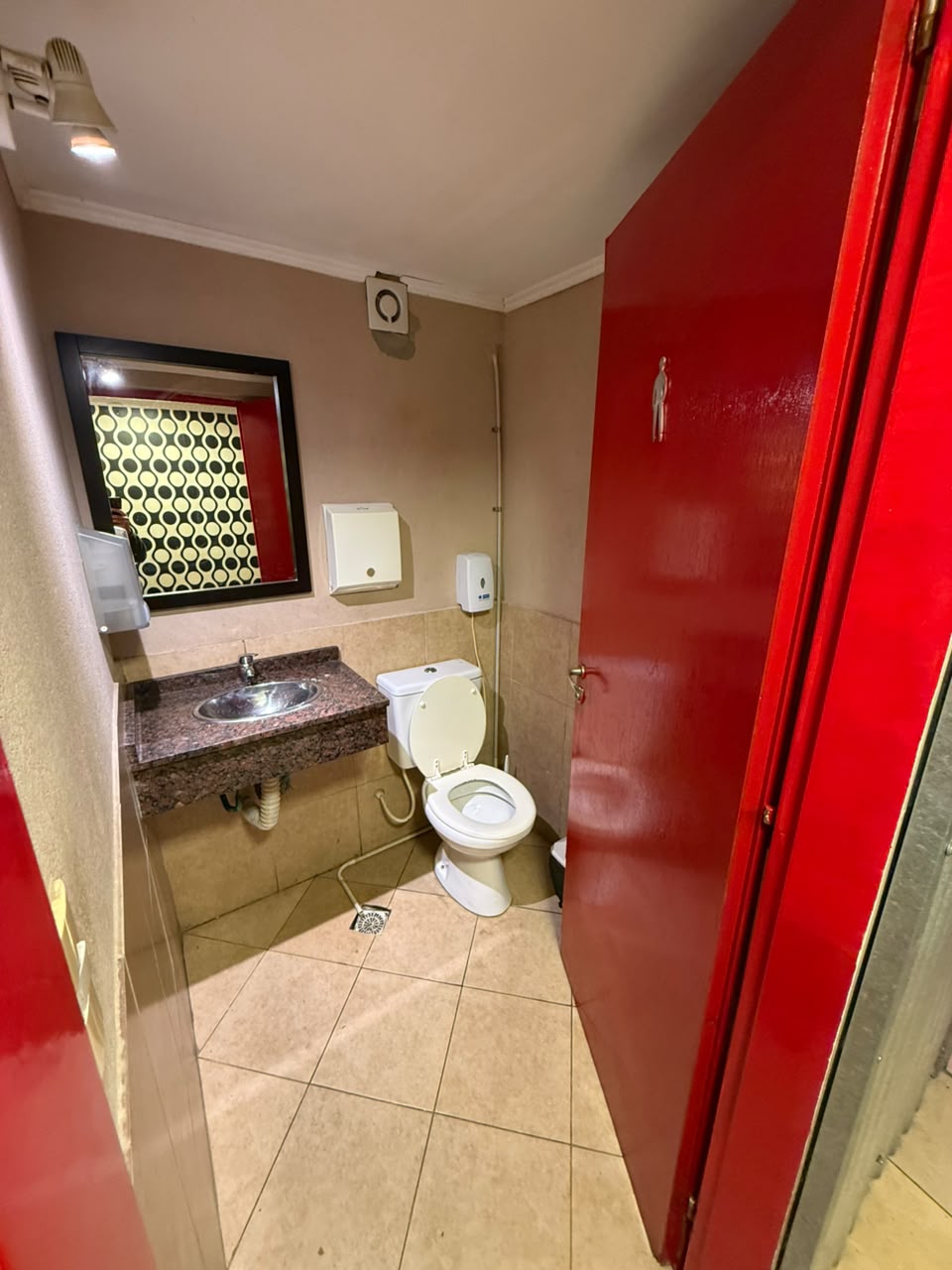 aparopropiedades - Local comercial/Salón en Quilmes centro