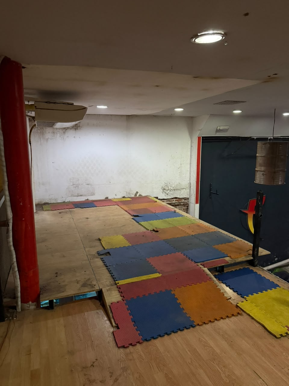 aparopropiedades - Local comercial/Salón en Quilmes centro
