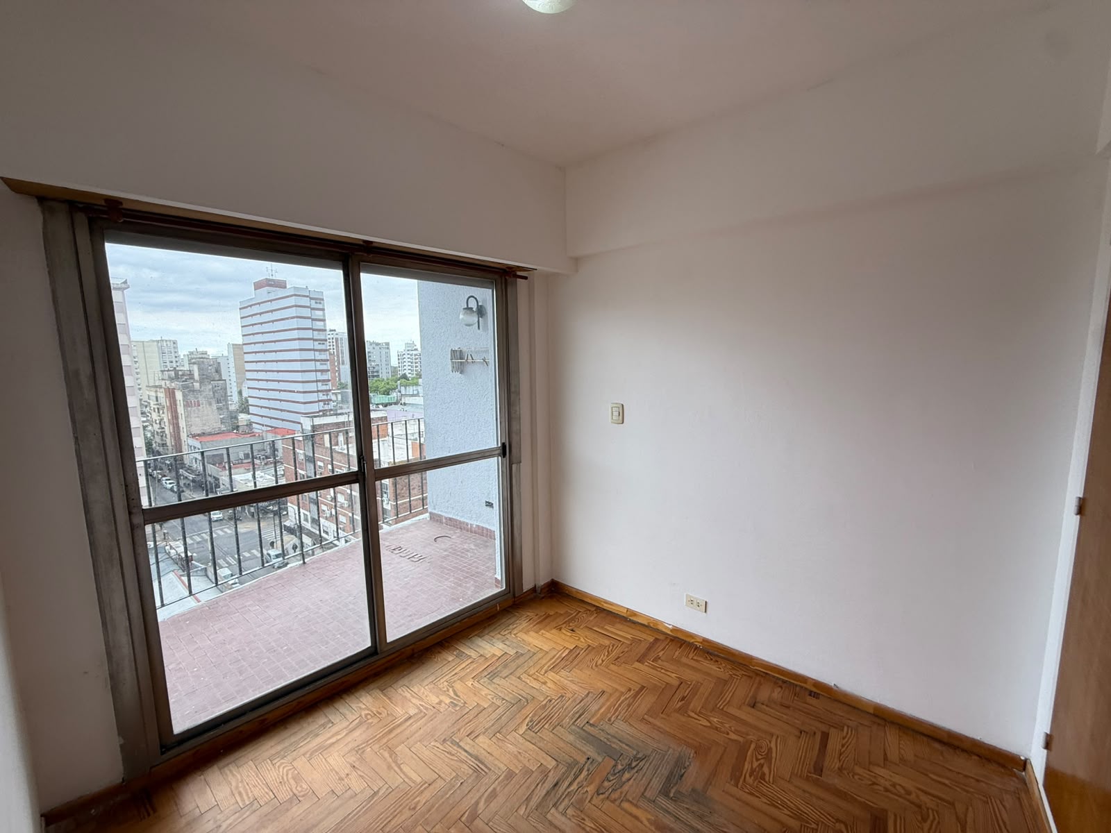 aparopropiedades - Departamento de 3 ambientes en Quilmes centro