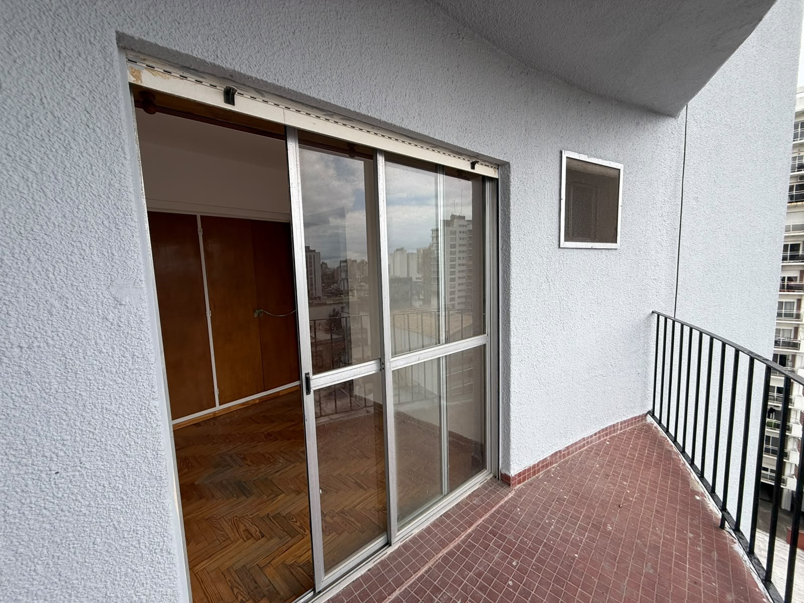 aparopropiedades - Departamento de 3 ambientes en Quilmes centro
